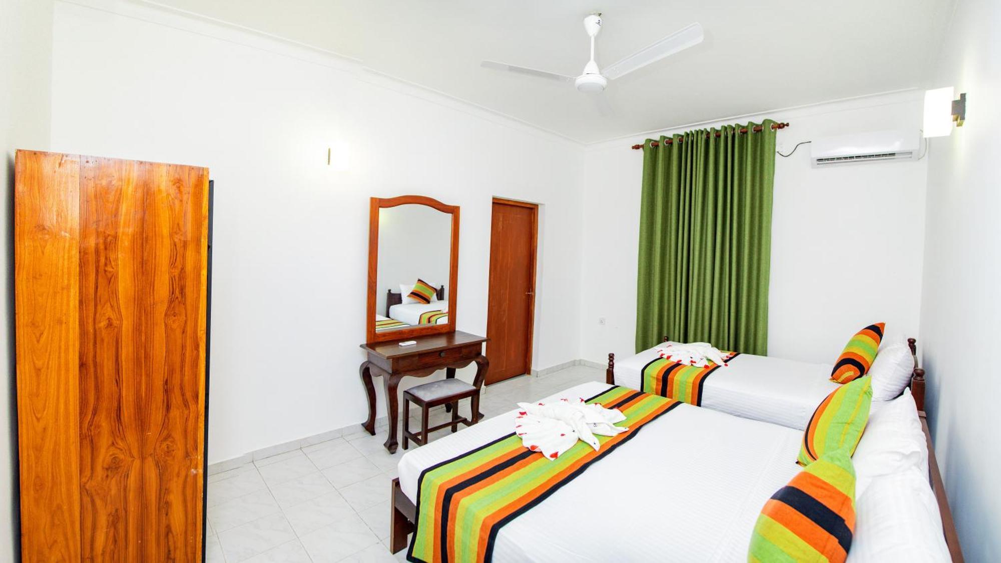 Paradise Holiday Village Negombo Exterior photo