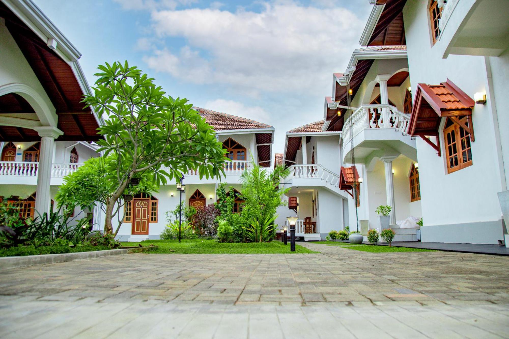 Paradise Holiday Village Negombo Exterior photo