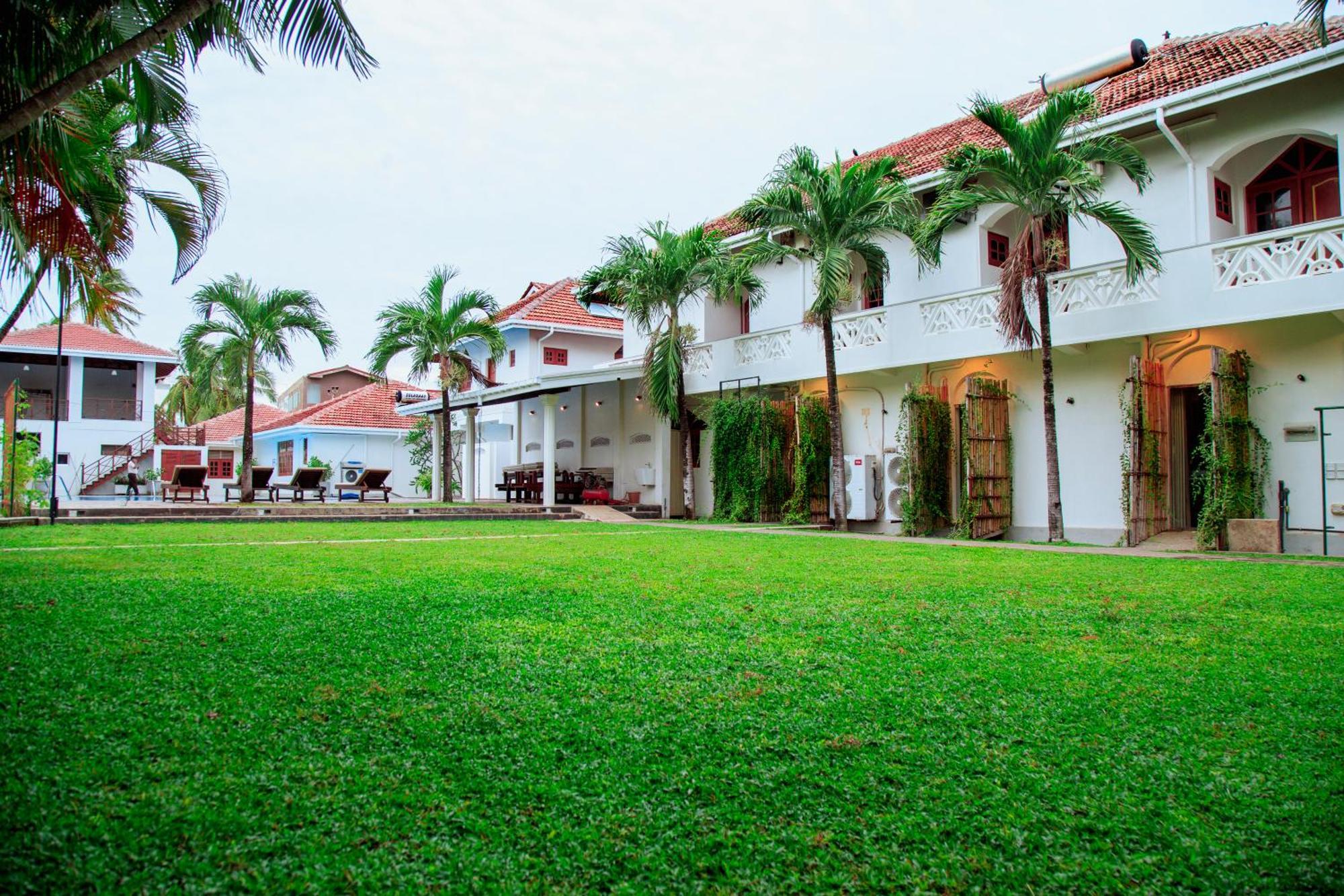 Paradise Holiday Village Negombo Exterior photo