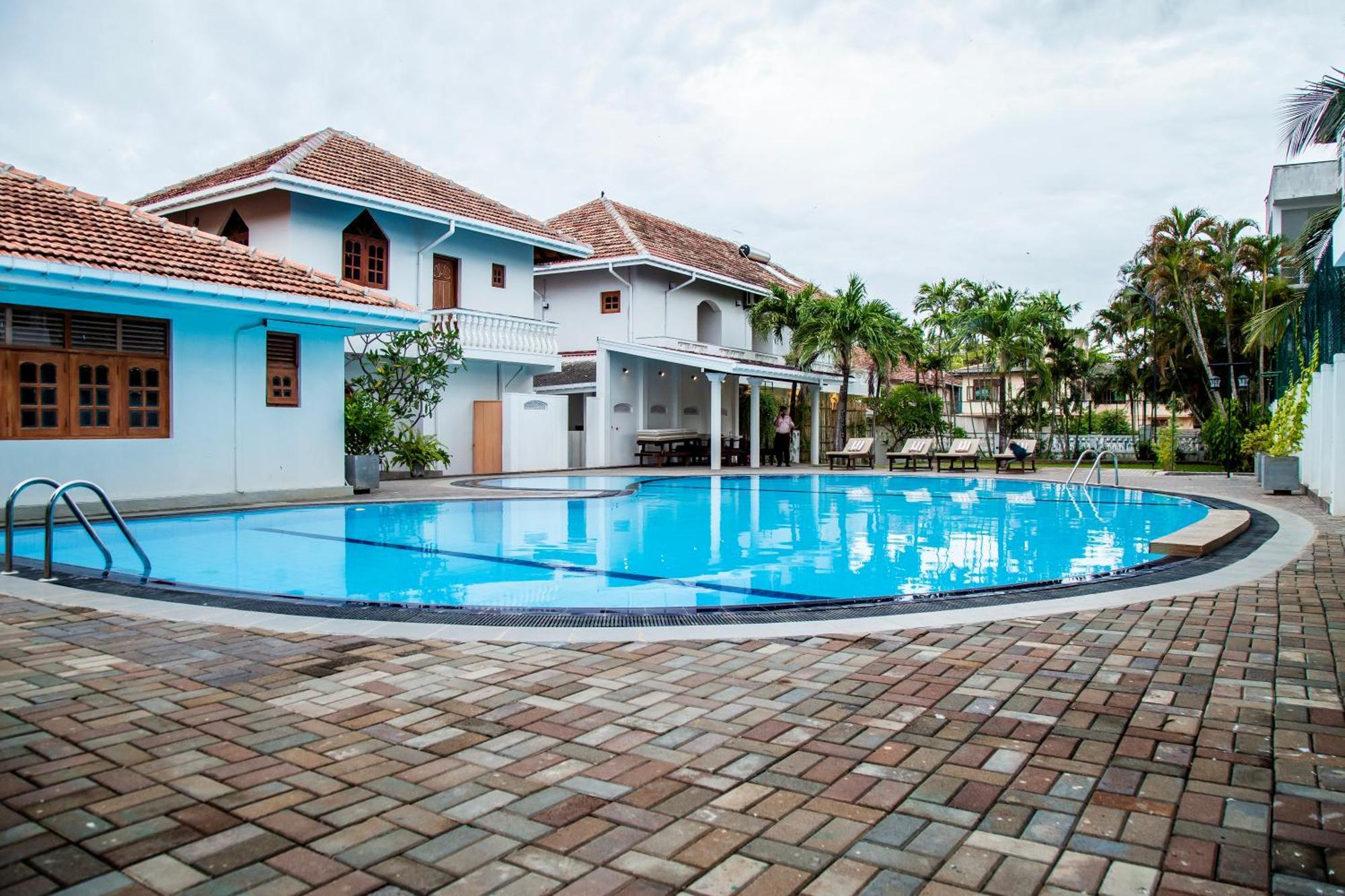 Paradise Holiday Village Negombo Exterior photo