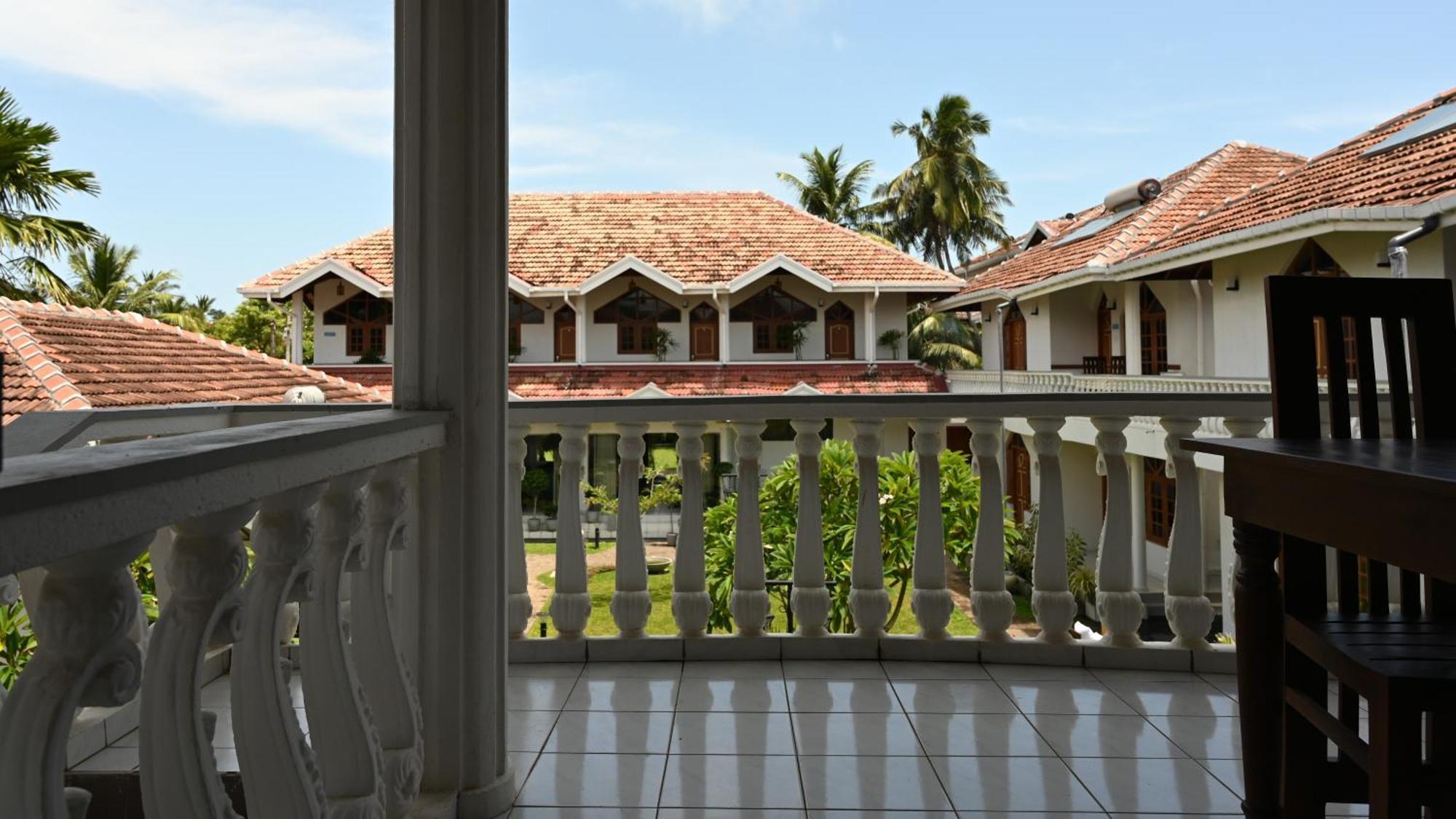 Paradise Holiday Village Negombo Room photo