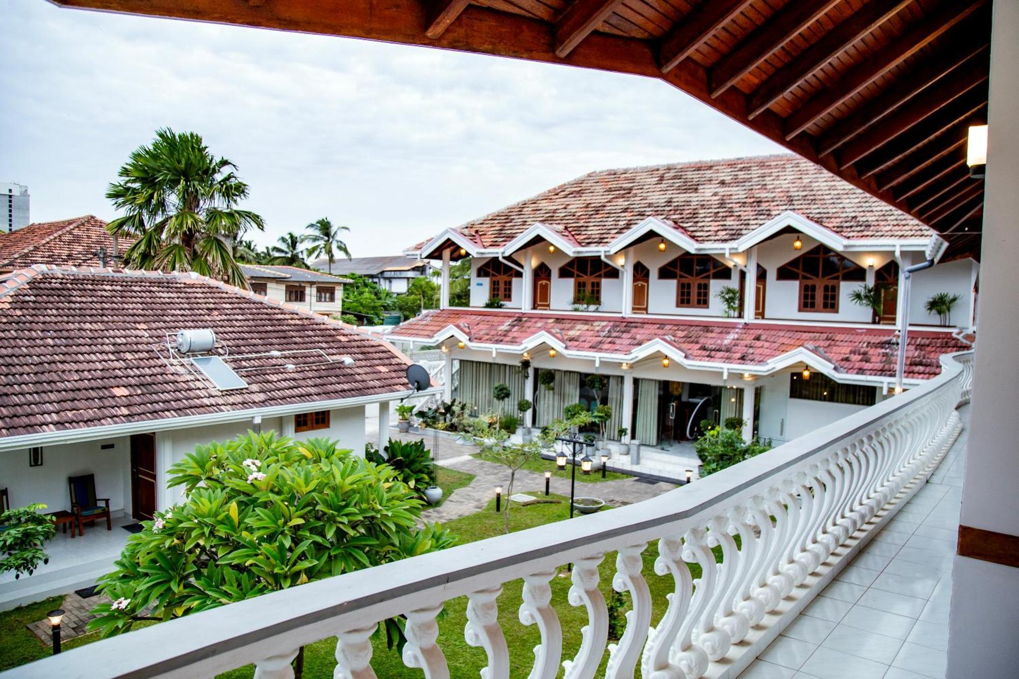 Paradise Holiday Village Negombo Exterior photo