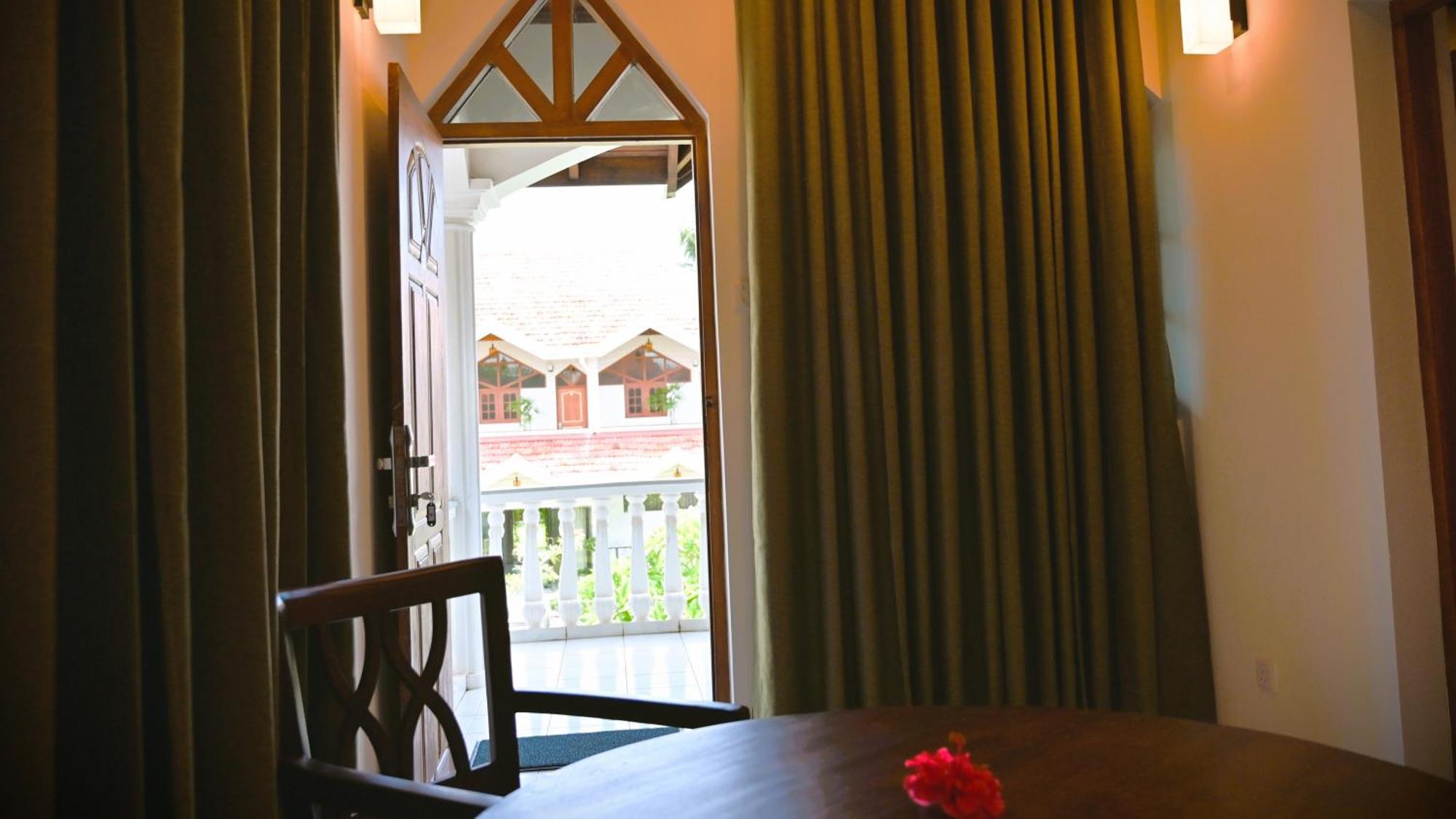 Paradise Holiday Village Negombo Room photo